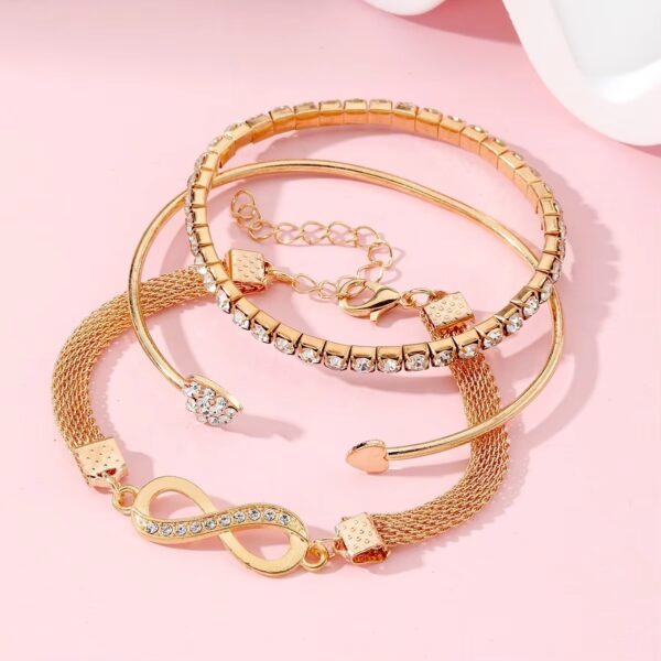 🩷 Crystal Peach Heart Bracelet Set – 3pcs - Image 5
