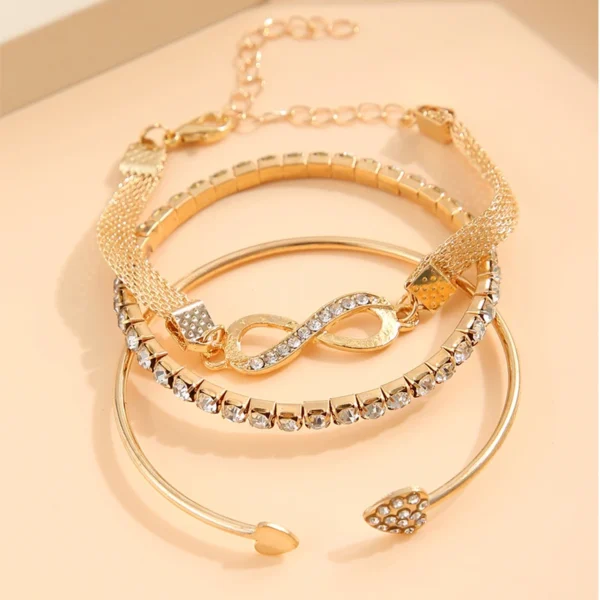🩷 Crystal Peach Heart Bracelet Set – 3pcs